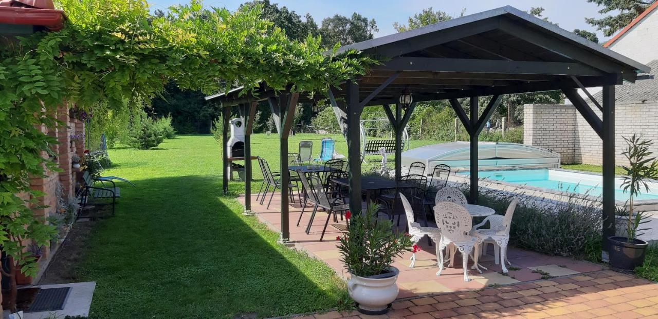 Penzion Vecerka Lednice Exteriör bild